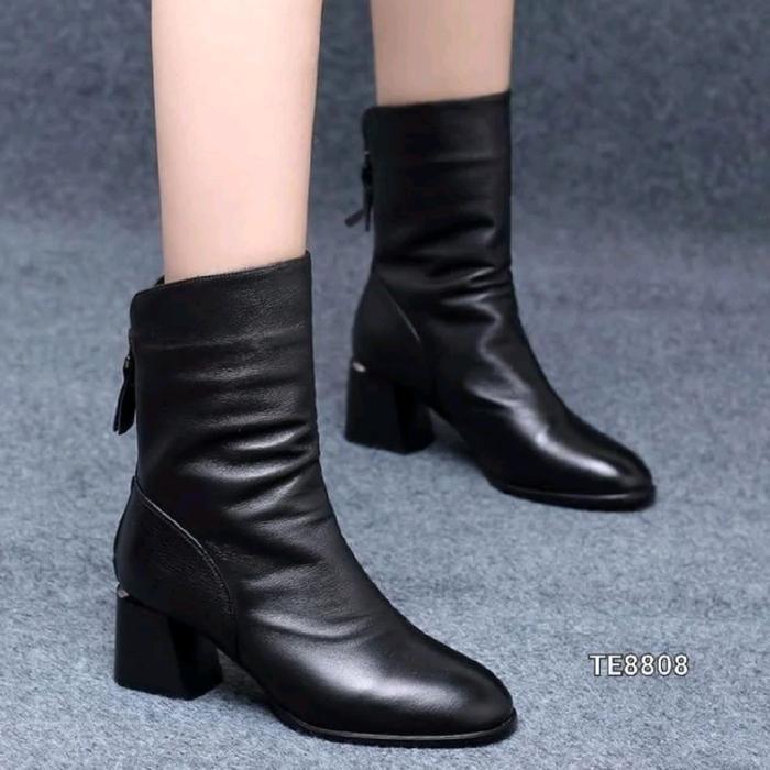 Laviola - Sepatu Boots Wanita High Heels Platform Style Korea Te8808 - Hitam, Ukuran 36-40