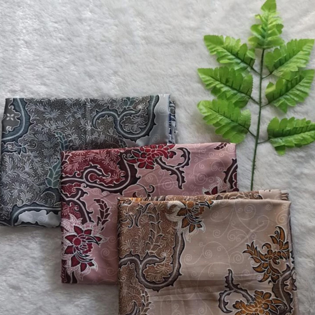 Kain Batik Semi Sutra Motif Lereng Halus Premium