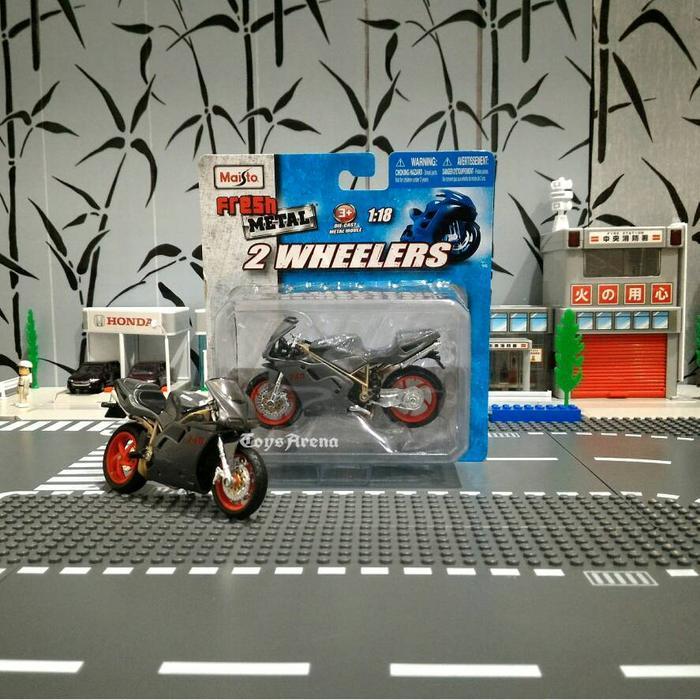 Maisto 1:18 Ducati 748 (US)