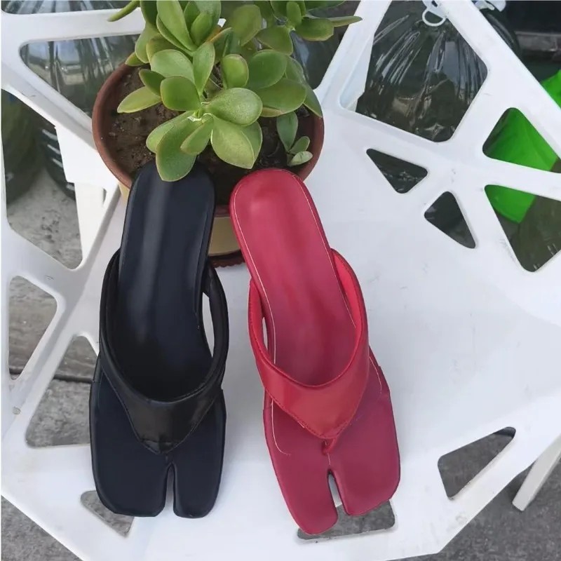 Split-Toe Designer Flats Sandals Women Slippers Tabi Slides Shoes Square Toe Flip Flops Clip Toe