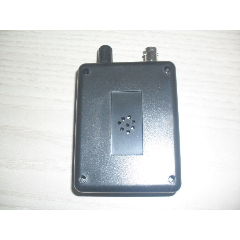 "AUTO-TUNING DIGITAL FIELD STRENGTH METER - FM RADIO & RF SIGNAL DETECTOR"