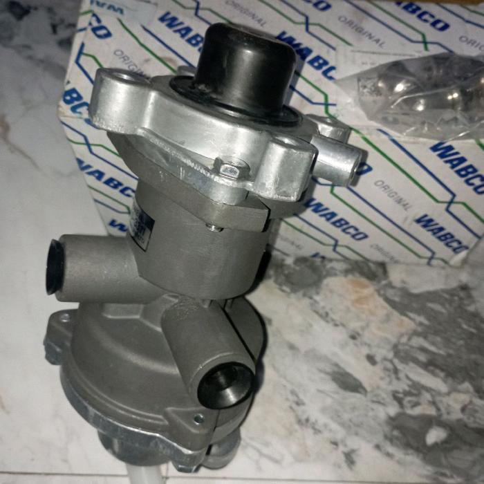 Brake Valve FootBrake Valve Hino Tronton /47160-3311