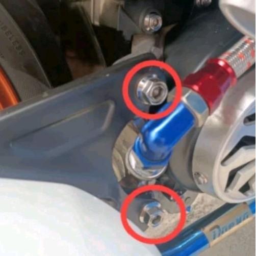 BAUT KNALPOT BEAT SCOOPY STAINLESS 2KUNCI HENG ORIGINAL (2BAUT)