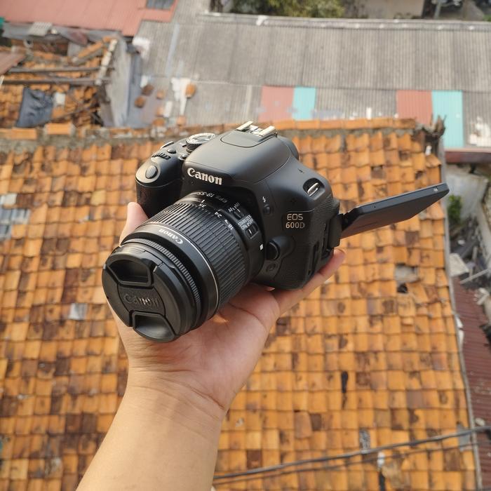 Kamera DSLR Canon 600D kit 18-55 is second - body only