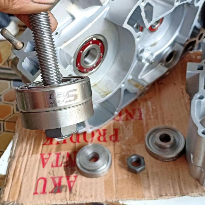 Treker Pasang Bearing Kruk As Ninja R SS RR New & Ninja RR OLD