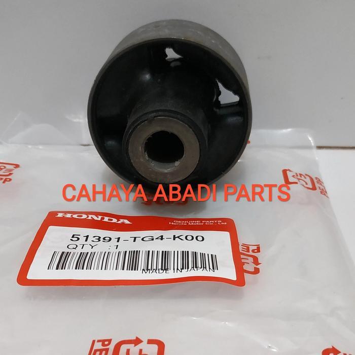 Bushing Arm Depan Bos Sayap Depan Besar Mobilio Brio Brv Ori