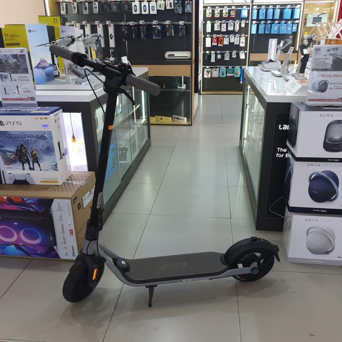 segway ninebot scooter D18