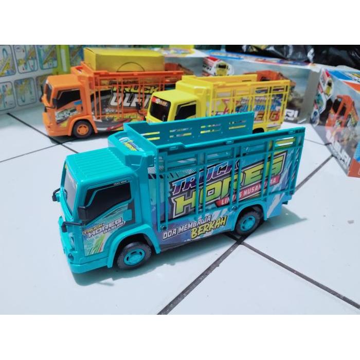 Hot Wheels - Mainan Anak Mobil Truck Basuri Lampu Musik Telolet Oleng Truk Remo Baterai Toys