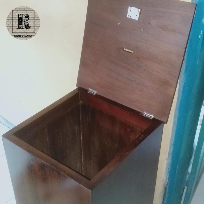 Kotak Amal Kotak Uang Ukuran Besar Dari Kayu Jati Tbk