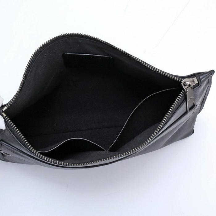 Men Pebbled Leather Pouch Black Tbk