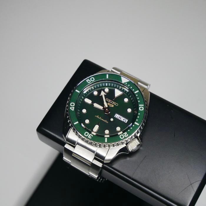 Jam Tangan Seiko 5 Sports Hulk SRPD63K1 SRPD63