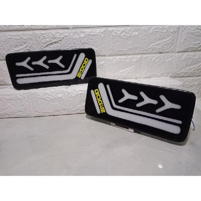 Stoplamp Granmax Lampu Led Variasi Custom / Lampu Rem Mobil Pickup Sein Kedip Cck Kedip