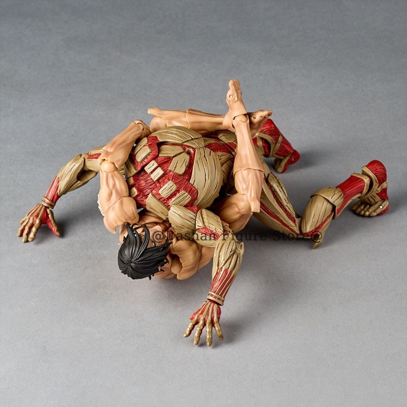 Attack on Titan Figure Revoltech The Armored Titan Action Figures Amazing Yamaguchi Yoroi no Kyojin