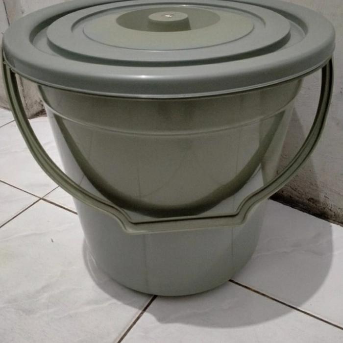 Ember Plastik Abu 6gl +tutup/Ember Murah Abu 6gl bagus & tebal