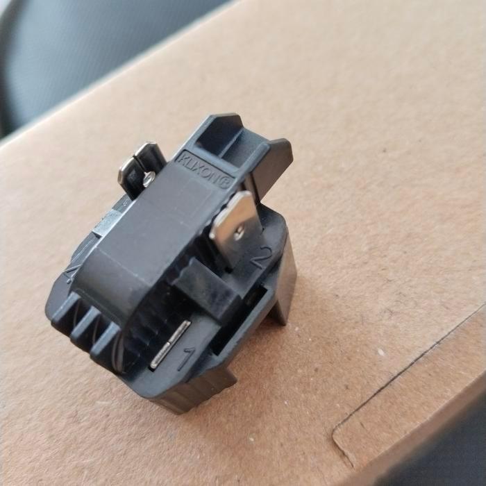 Relay PTC kulkas panasonic 2 pintu original