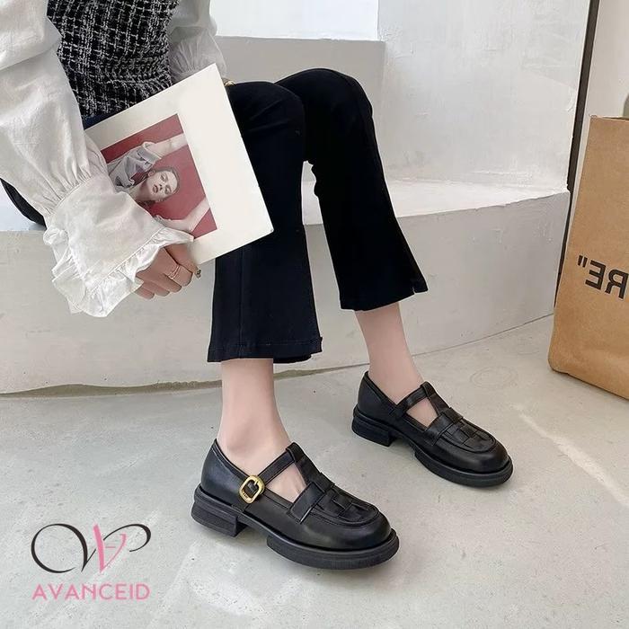 Laviola - 1886 Sepatu Sandal Sneakers Heels Wanita Kerja Docmart Hitam Karet