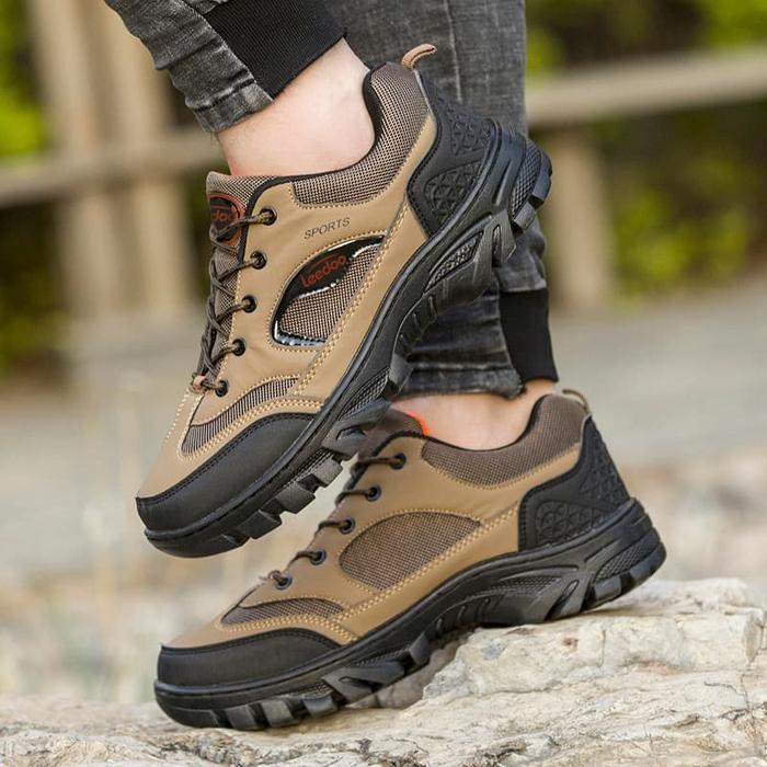 Eiger Summitadventure - Sepatu Hiking Pria Outdoor Anti Air Sepatu Olahraga Pria Mh204