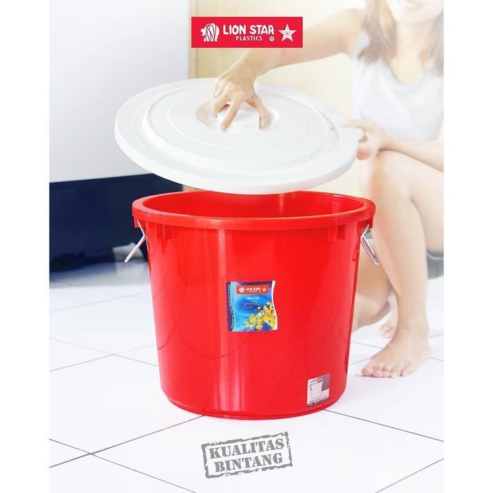 Ember Jumbo Ember Besar Dengan Tutup dan Gagang Lion Star 50 / 60 Ltr