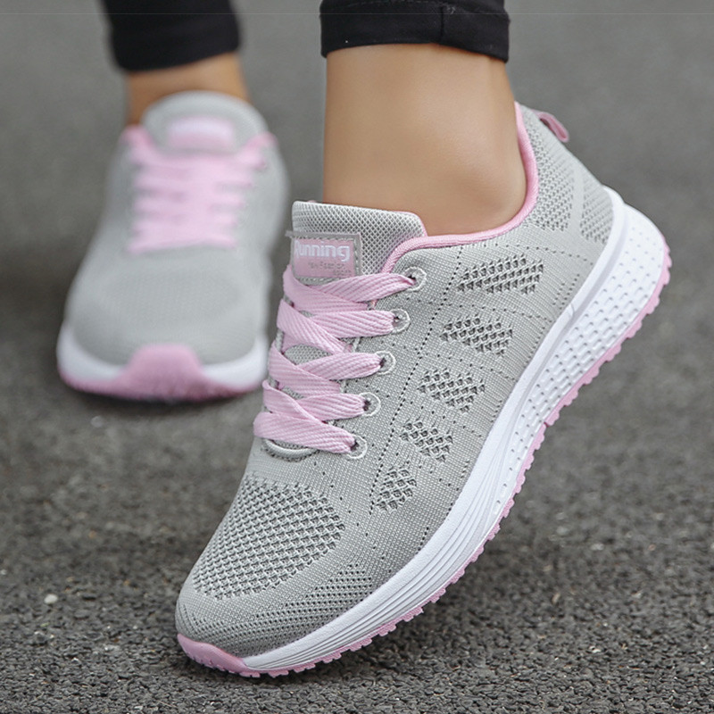 Sepatu Olahraga Wanita Sneakers Kasual Ringan Putih Kualitas Tinggi Cocok untuk Lari Jalan Santai