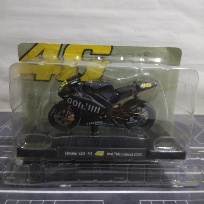 DIECAST MOTOGP YAMAHA YZR-M1 ROSSI TEST BIKE 2005 1/18 BY LEO MODELS