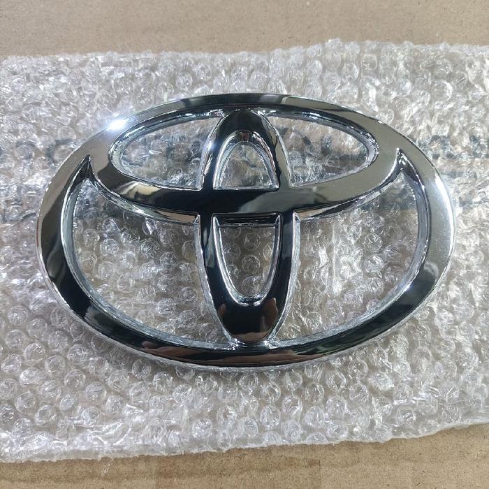 EMBLEM TOYOTA EMBLEM GRILL RADIATOR KIJANG INNOVA 2005-2011 75311-0K020 ASLI