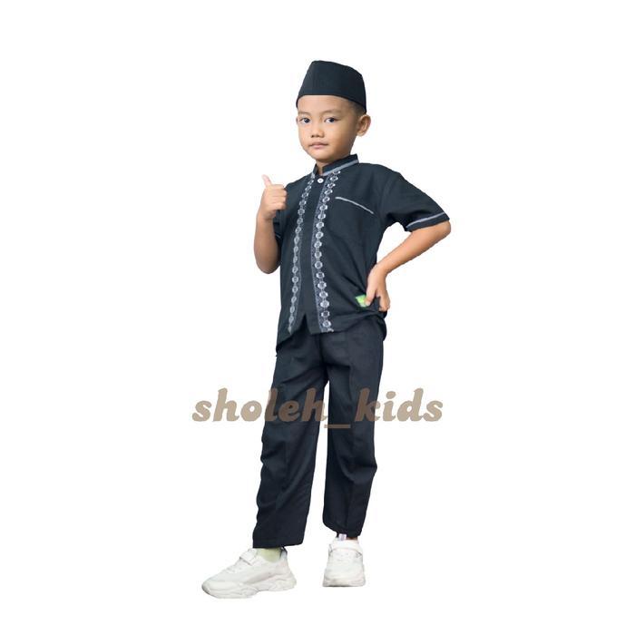 Sholeh_Kids Koko Anak Series Azril Pul Kancing Atas Sampi Bawah Dengan Aksen Bordir Yang Mnenarik (