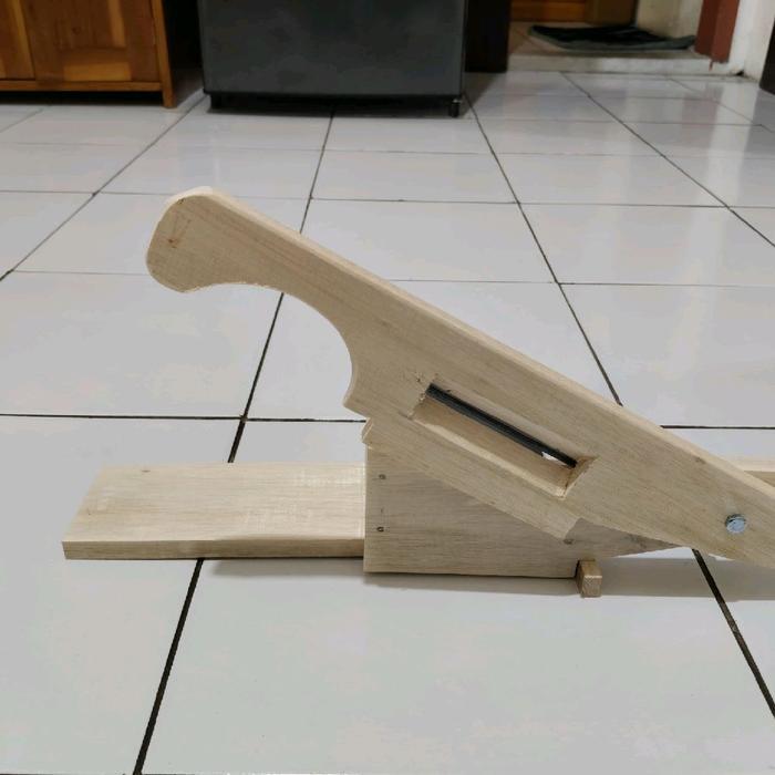 Sugu Keripik Duduk / Alat Penggiris Serbaguna / Alat Pemotongan Keripik Singkong, Pisang, Ubi,