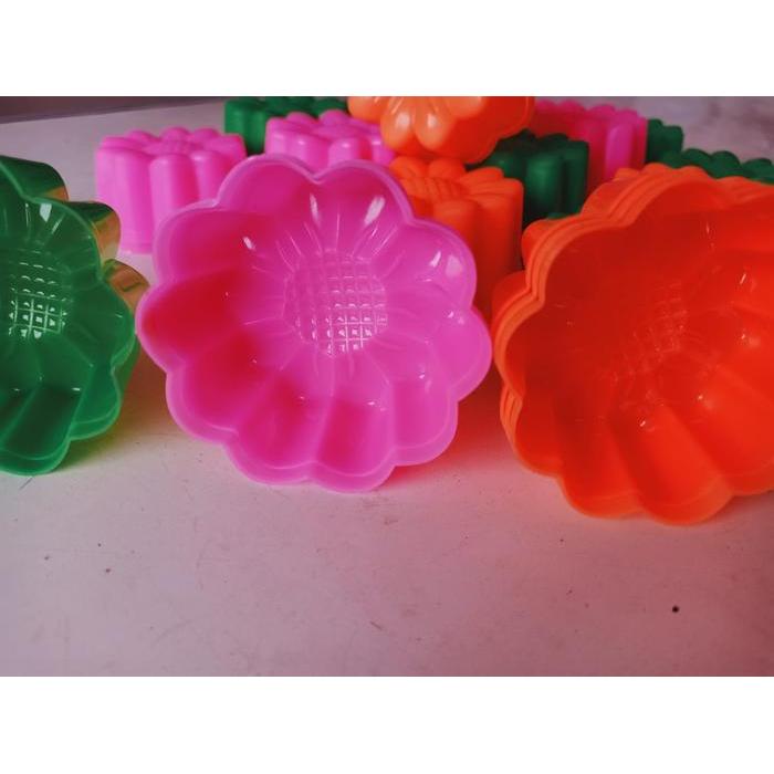 Paket 36 pcs Cetakan Kue Puding Agar Bunga Matahari Kecil / cetakan karakter plastik motif *