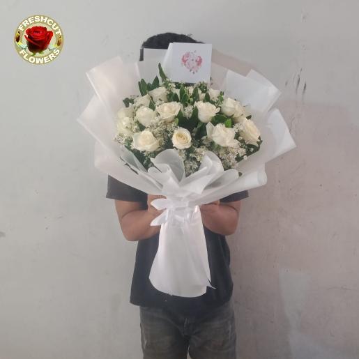 Buket bunga mawar putih fresh hadiah ulang tahun bunga mawar putih asli