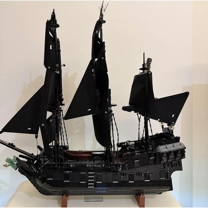 Compatible 10365 Pirate Ship Building Blocks Vessel Sailboat Ship Model Bricks Assembling DIY Toys
