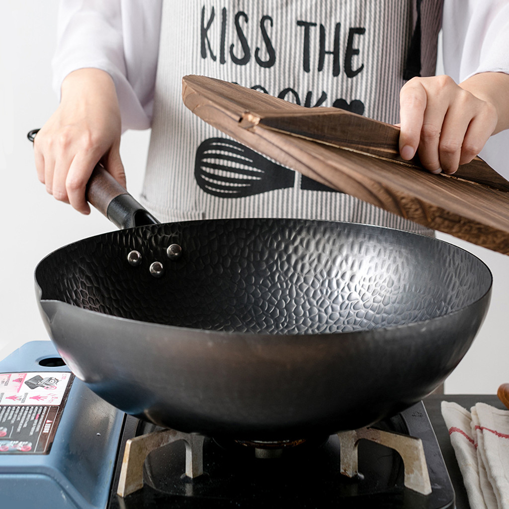 32cm Iron Wok Craft Wok Traditional Hand Hammered Chinese Carbon Steel Wok Iron Pot for