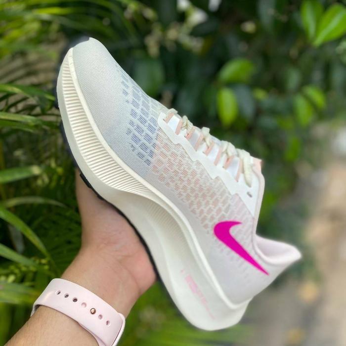 Sepatu Running Wanita Nike Zoom Pegasus 37 Pale Ivory Tbk