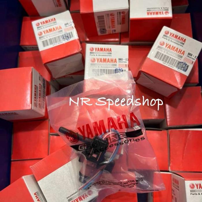 Injektor + Soket Assy R15 V3 VVA MT15 XSR Vixion R LED WR 155 BK6