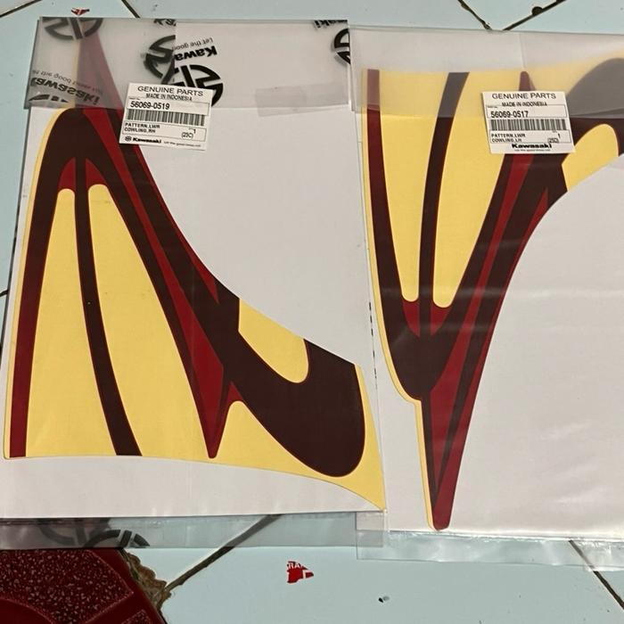 STIKER STICKER STRIPING FAIRING BESAR SAMPING KIRI KANAN MERAH NINJA RR OLD 2010-2011 ORI