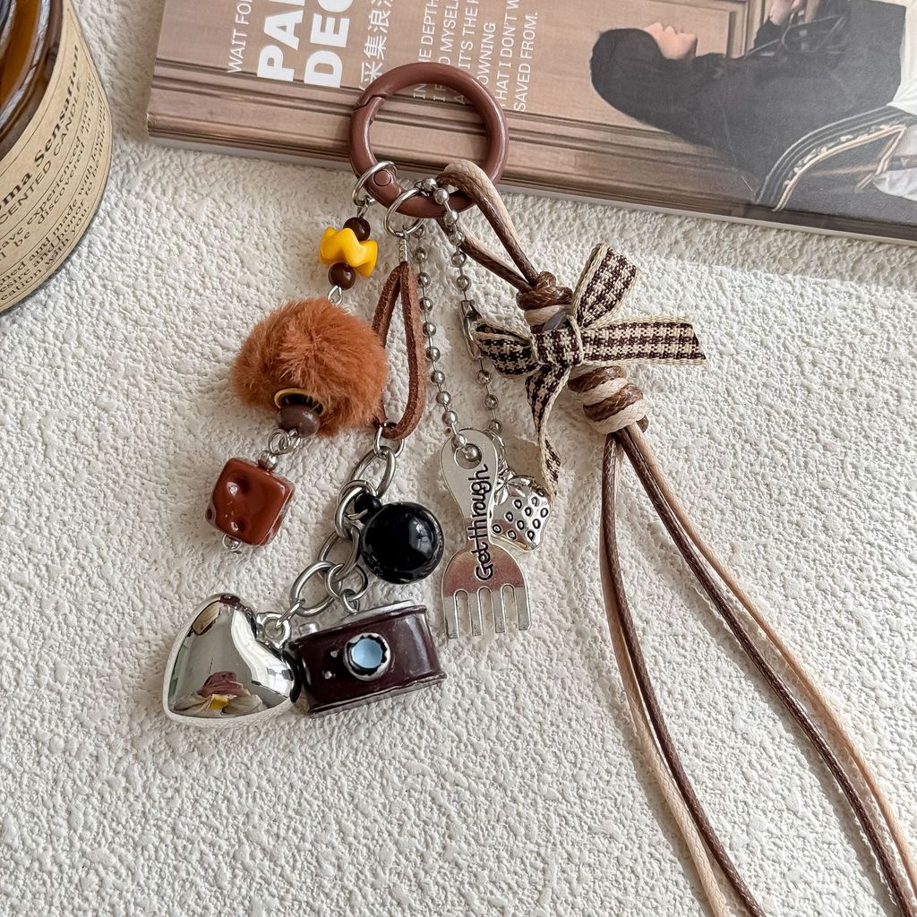 Fashion new original retro miu hairball bag hanging personality camera keychain pendant, exquisite