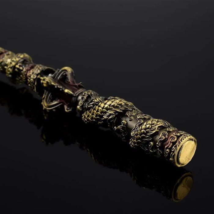 "New" Black Myth: Wukong Figur & Tongkat Toya Sakti Pajangan Model Bahan Besi Dengan Ukiran Full