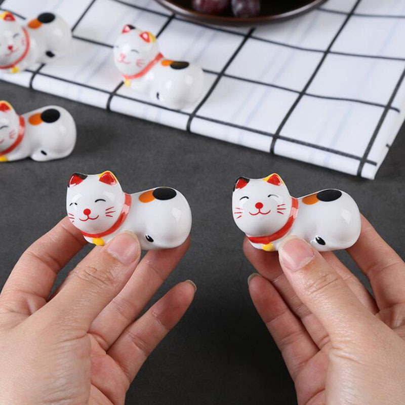 4pcs/set Ceramic Crafts Wreath Cat Chopstick Holder Chopstick Rack Pillow Rest Stand Kitchen