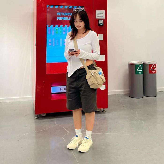 Megan Y2K Bag By Money Alter / Tas Selempang Bahan Kanvas / Military Bag Terlaris