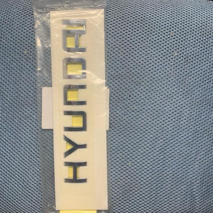 Emblem Tulisan Hyundai Mobil H1