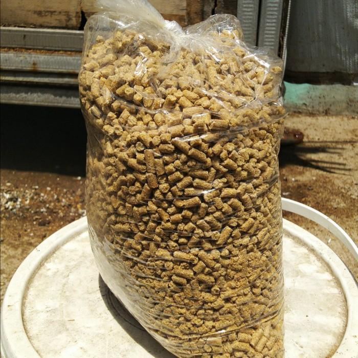 Pur Babi Penggemuk Ayam Pur Babi 551 Untuk Ayam Cepat Besar 500 gram