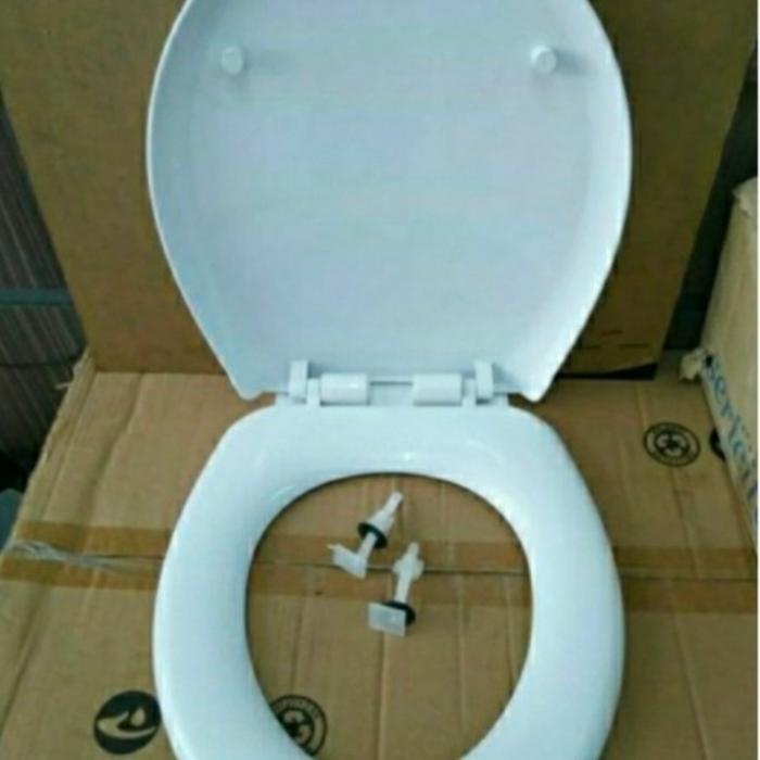 TUTUP KLOSET MODEL RENOVO KH328