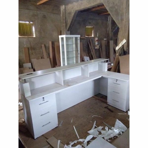 Meja Kasir Nimalis Panjang 2 Meter Meja Resepsionis