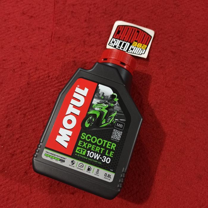 Oli Motul Scooter Expert LE 10W-30 0,8Liter Beat PCX Vario 125 150