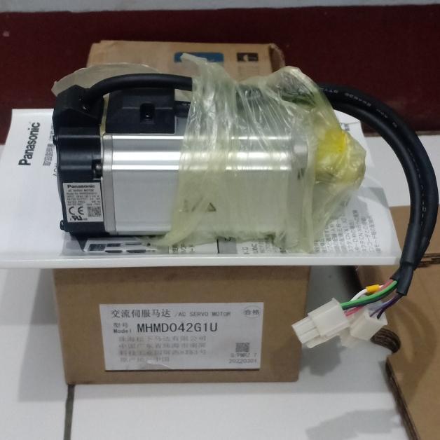 PANASONIC MHMD042G1U AC SERVO MOTOR 400 WATT ORIGINAL