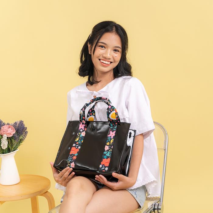 Sovlo Medium Cleo - Tas Selempang Wanita / Slingbag Pvc / Tas Transparan Wanita Hitam