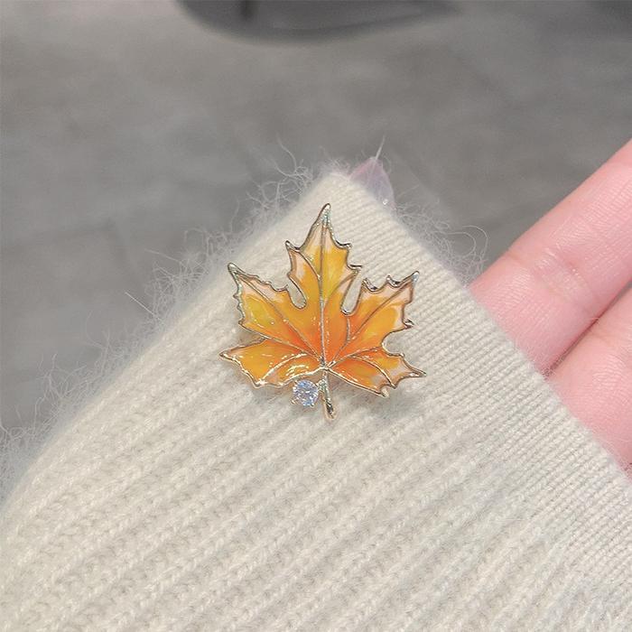 ASLI Bros Tetes Minyak Daun Maple Kuning Bros Paduan Wanita Pin Tas Pakaian Aksess Korsase Pin