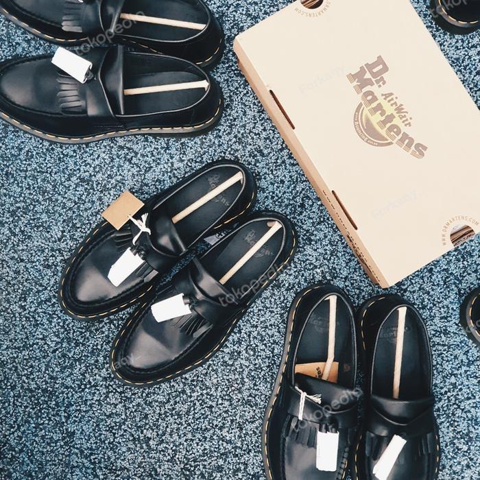 SEPATU DR. MARTENS ADRIAN TASSEL YELLOW STITCH