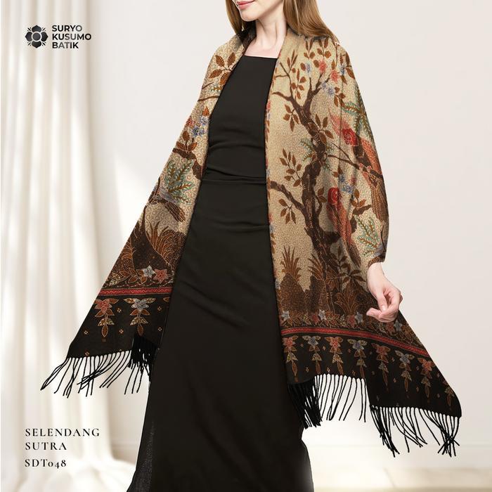 Kain Selendang Batik Tulis Sutra Wanita Suryo Kusumo Batik SLD3