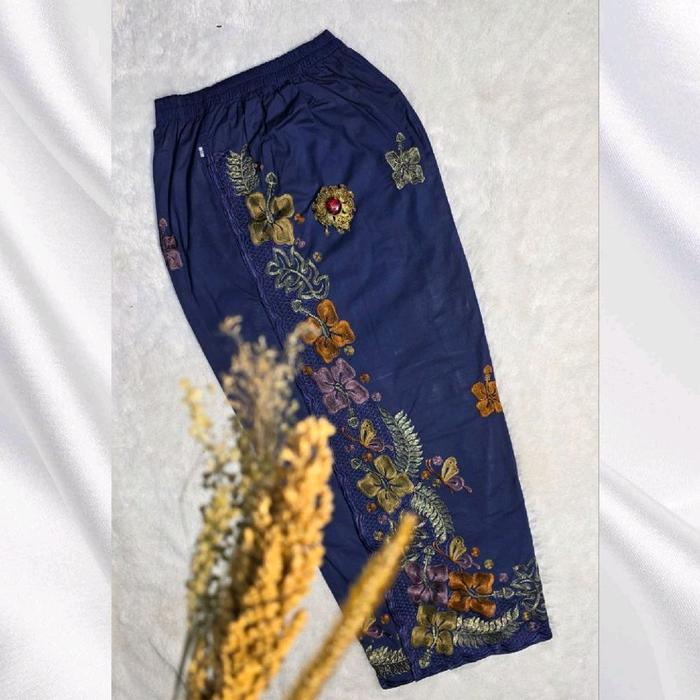 Songket Bordir 'Lasem' Bunga Sepatu Premium / Kamen Bali / Kamen / Bawahan / Songket Bali Stretch