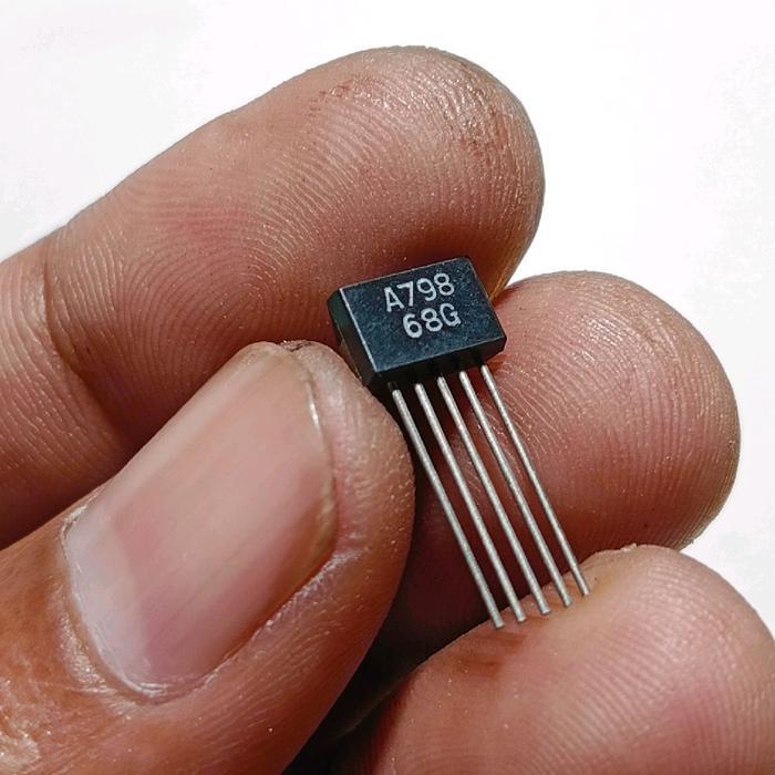 transistor A798 original HFE tinggi transistor differential A798 NOS baru stok lama untuk power